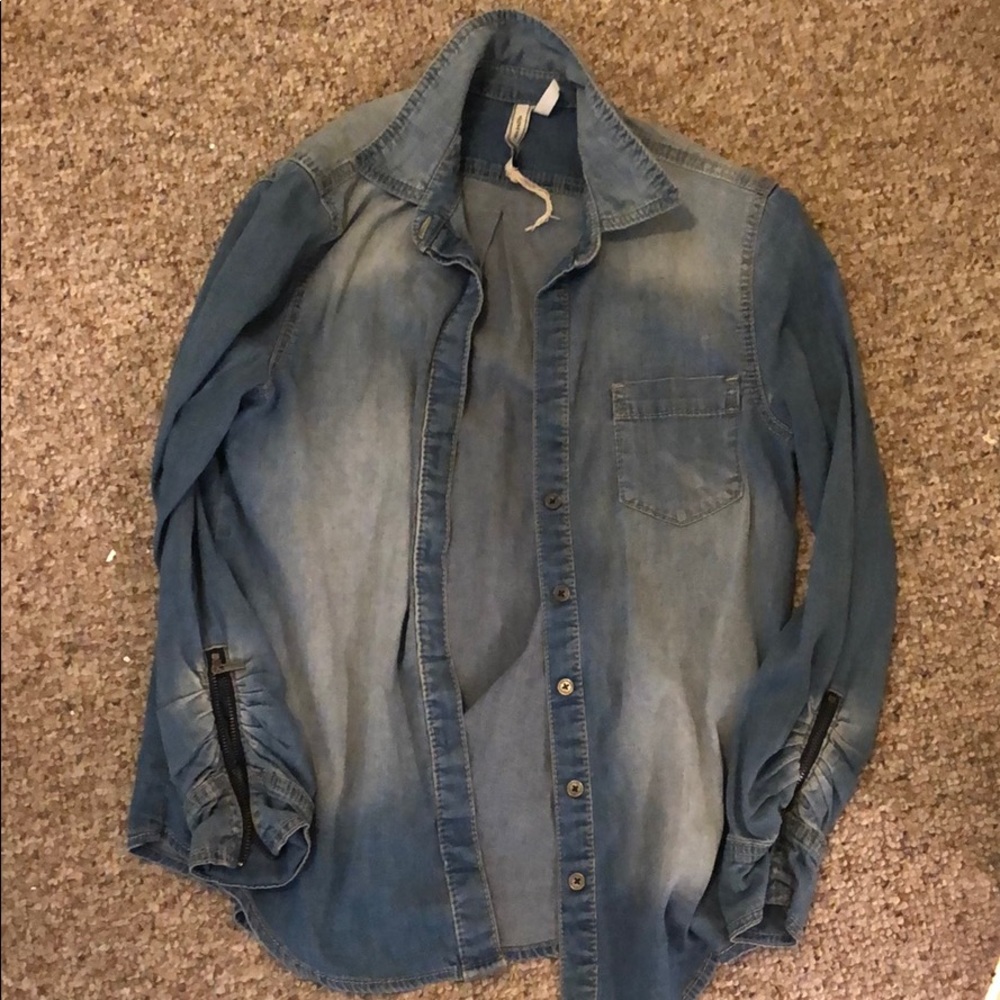 Long sleeve denim BCBG shirt